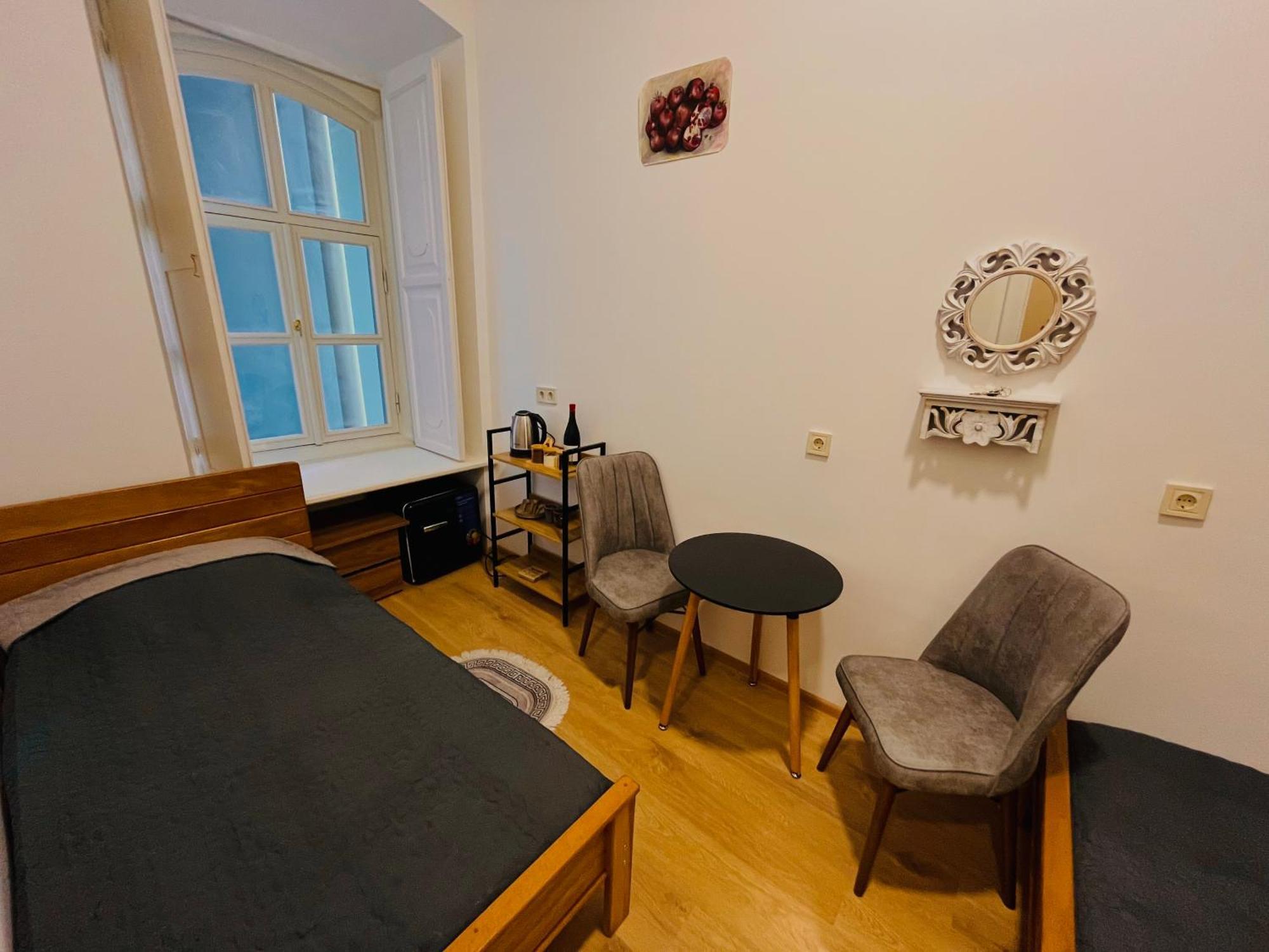 Salomes Guest Room Tbilisi Bagian luar foto